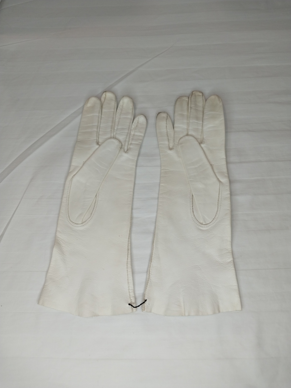 Vintage white deerskin leather gloves Size 6.5 small